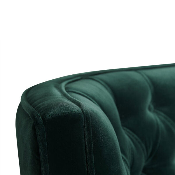 Comfortable and stylish lounge chair by la bianco