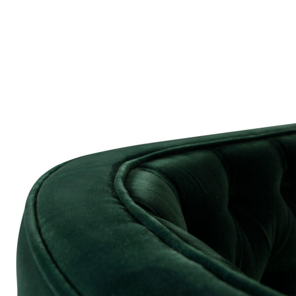 Comfortable and stylish lounge chair by la bianco